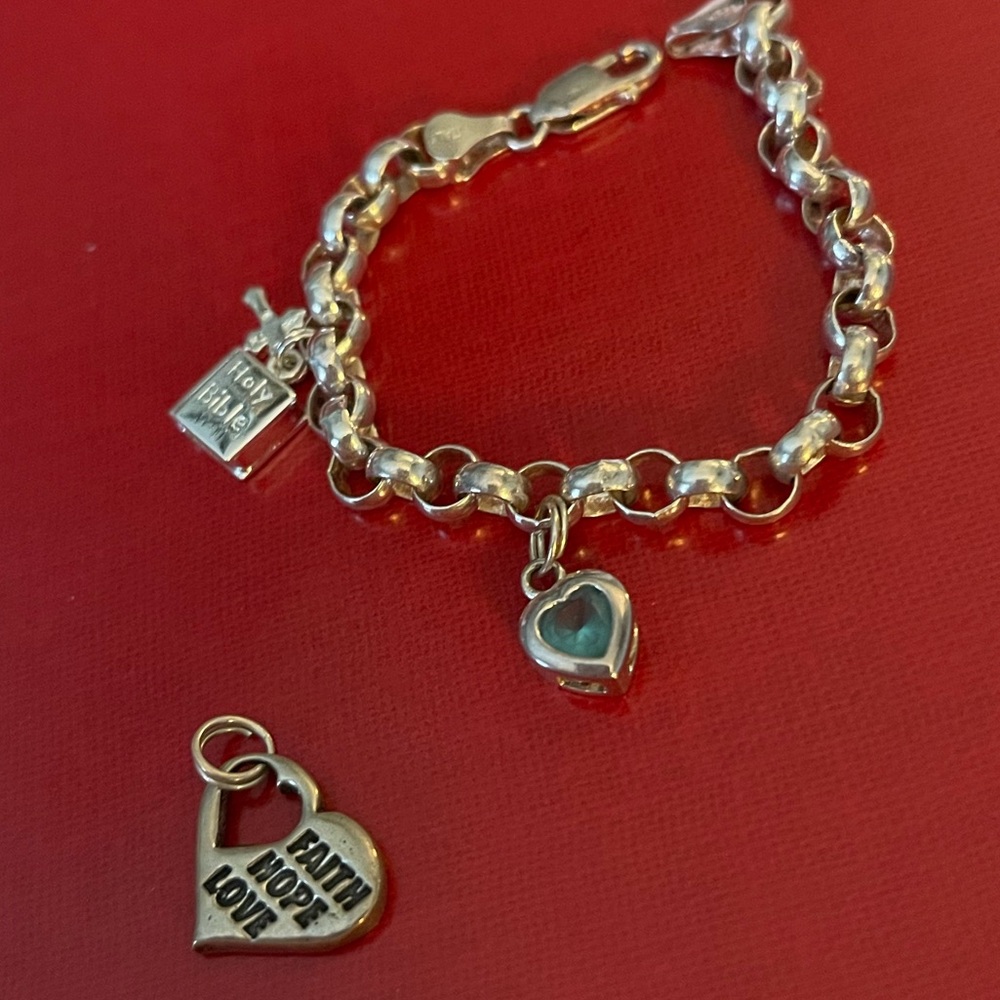 Women’s Sterling Silver Charm Bracelet W/Charms